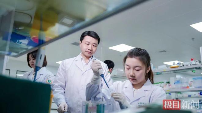 扎根家鄉(xiāng)護心腦健康！80后教授楊簡斬獲湖北科技進步一等獎(圖5)